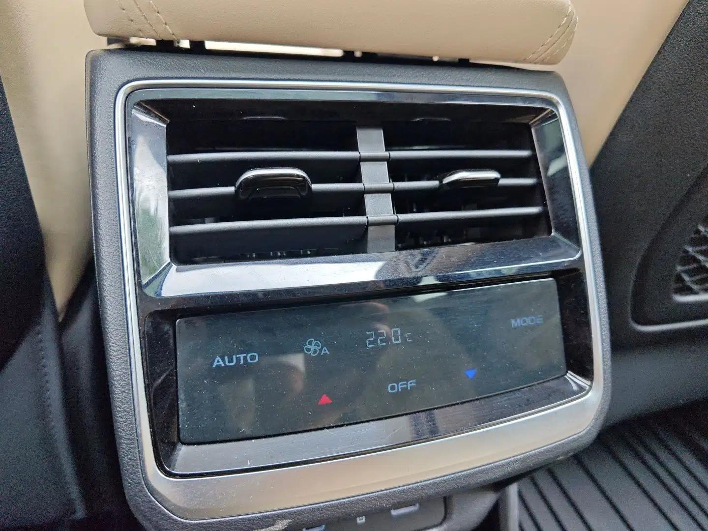 Geely Auto Monjaro L 2025 Dongfang Yao 2.0TD Automatic All-Wheel-Drive Wangyue Edition — миниатюра 19