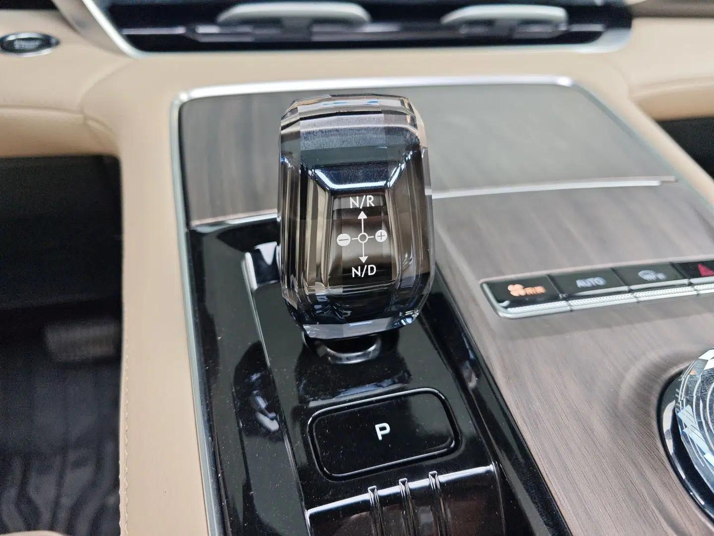 Geely Auto Monjaro L 2025 Dongfang Yao 2.0TD Automatic All-Wheel-Drive Wangyue Edition — миниатюра 24