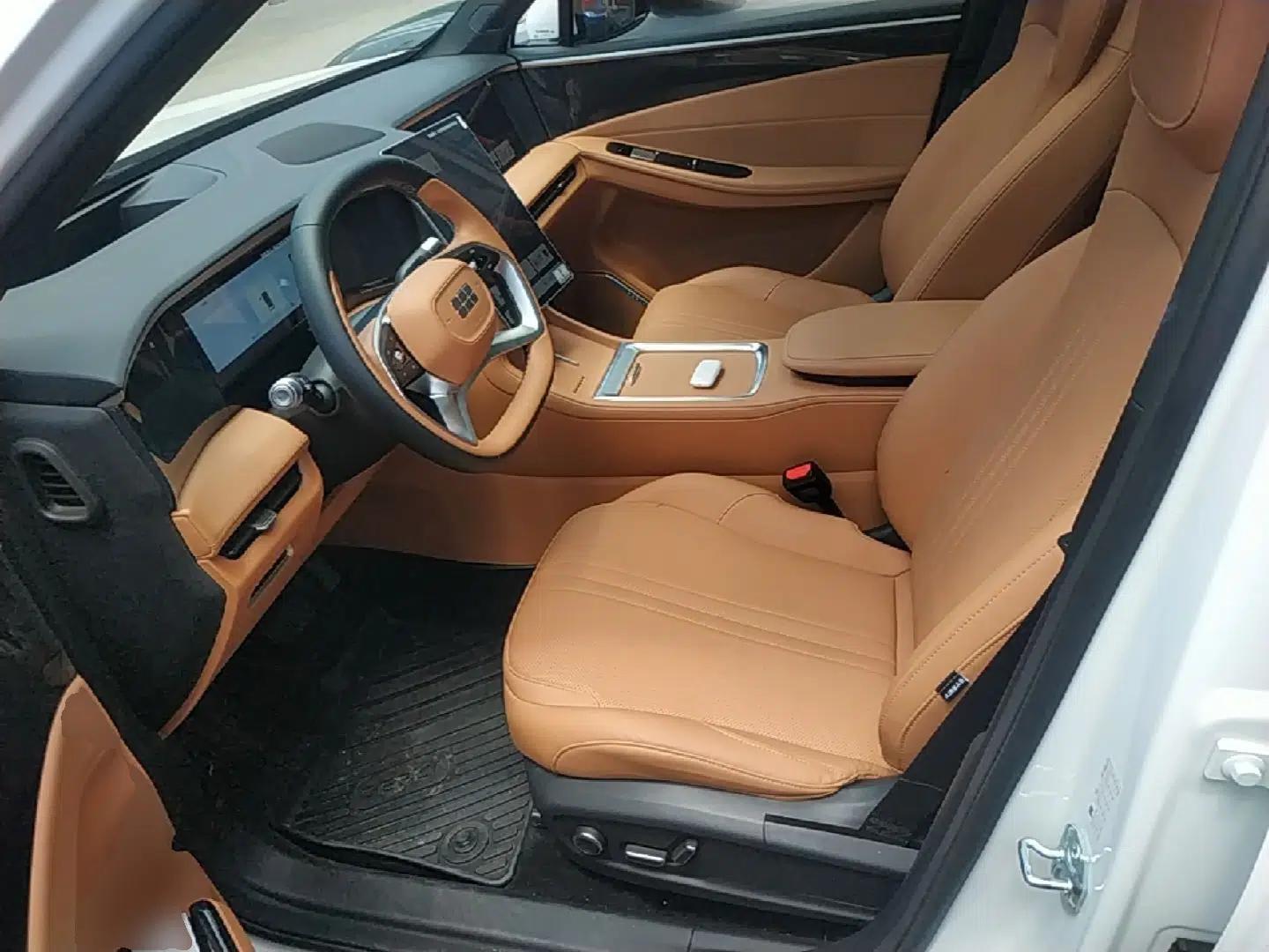 Geely Galaxy L7 2025 EM-i 115km Exploration+ Edition — миниатюра 18