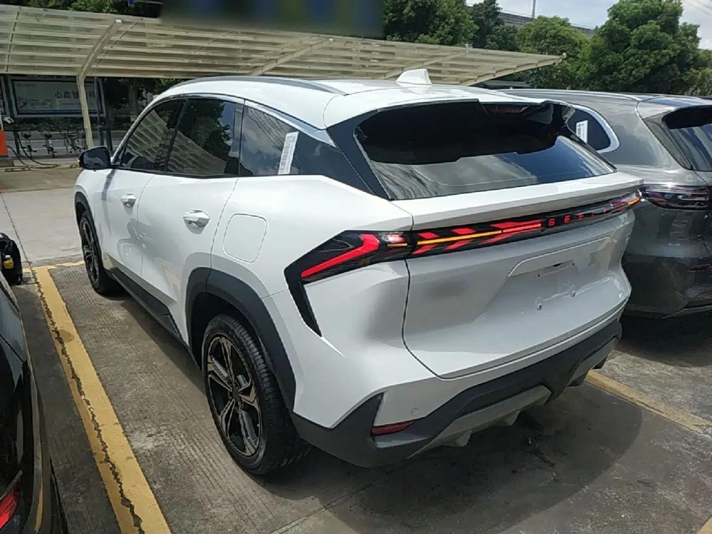 Geely Galaxy L7 2025 EM-i 115km Exploration+ Edition — миниатюра 4