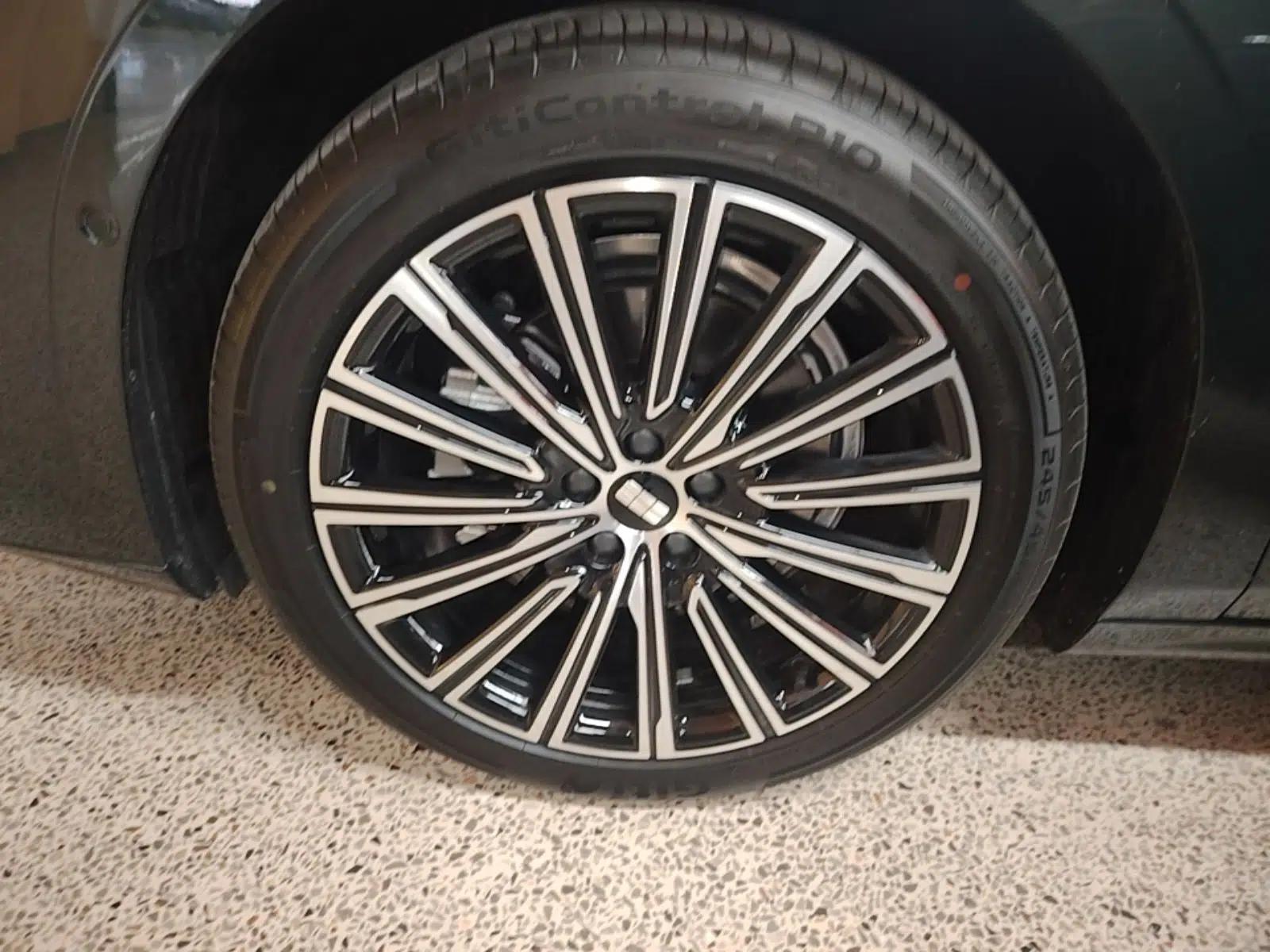 Geely Galaxy 8 2025 130km EM-i Flagship Edition — миниатюра 8