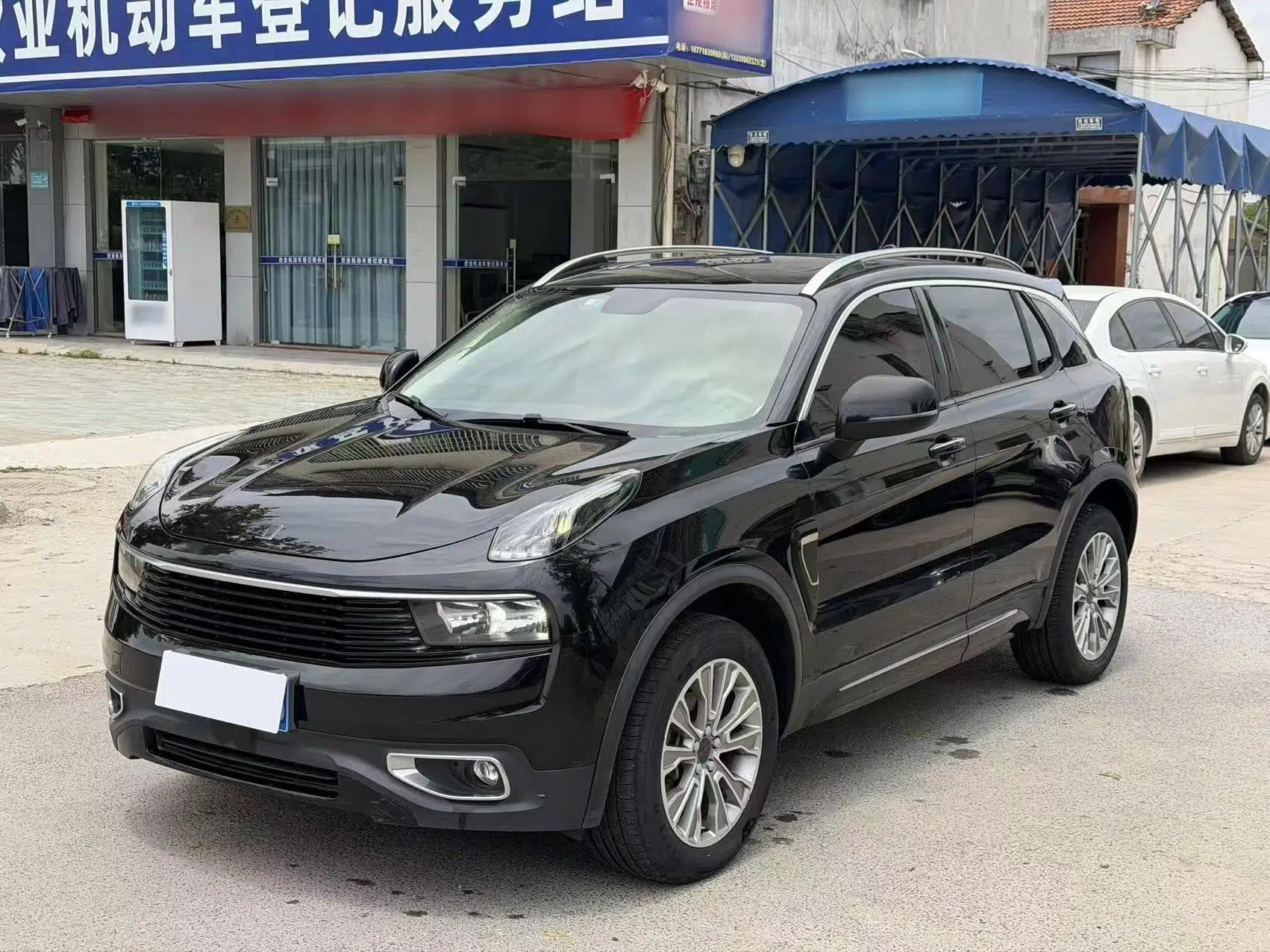 Lynk & Co 01 2017 2.0T Two-Wheel-Drive Version — миниатюра 3