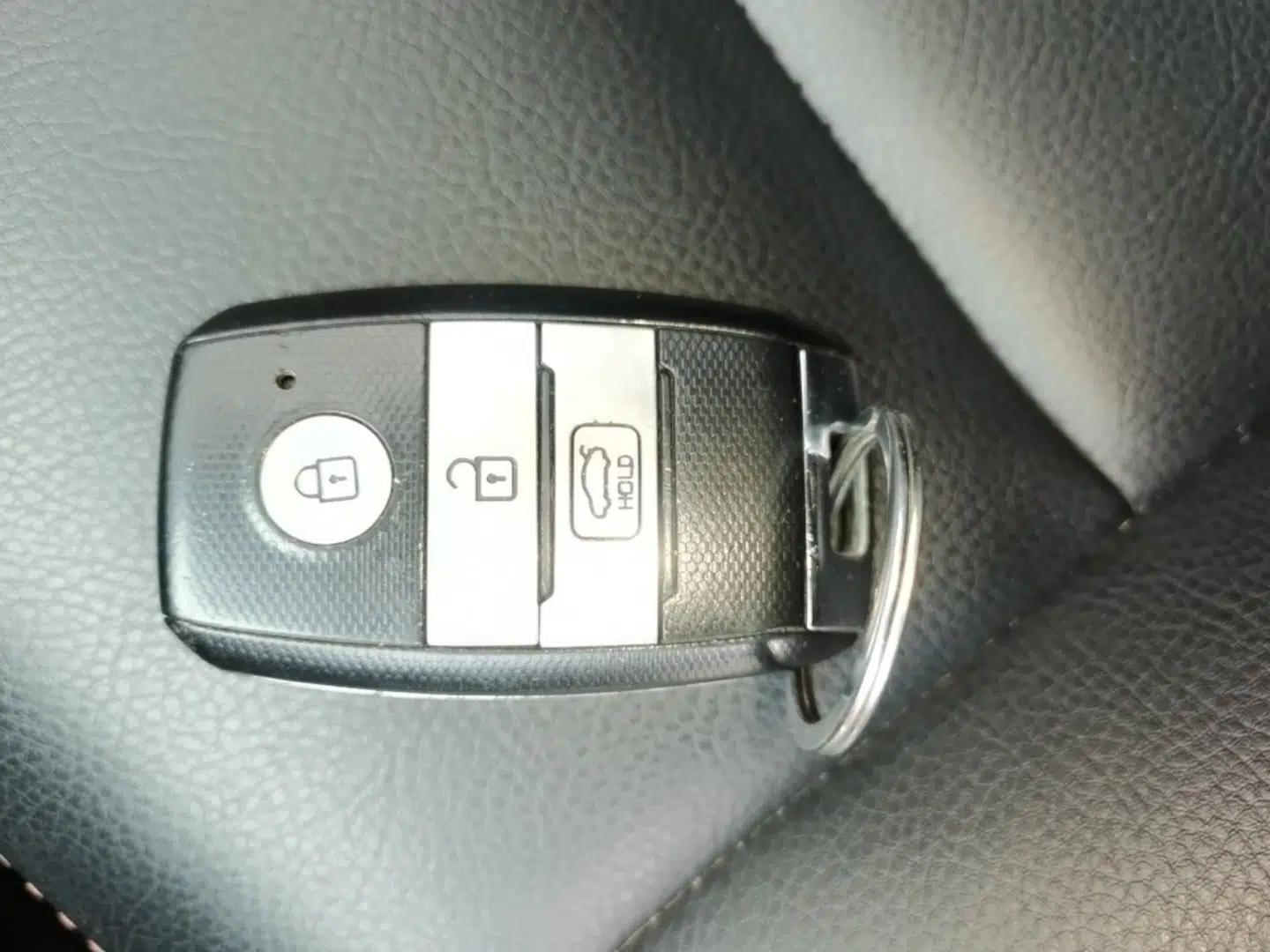 Kia K3 2016 1.6L Automatic GLS — миниатюра 12
