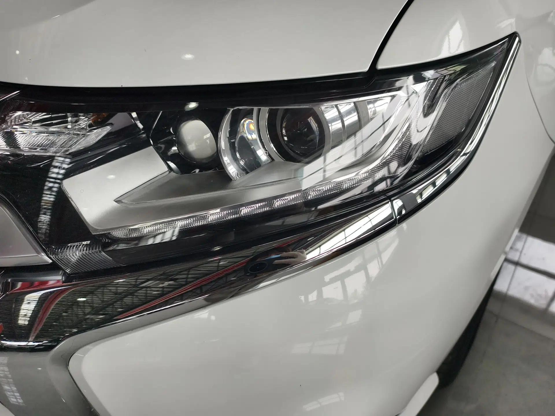 Mitsubishi Outlander 2021 Revised Version 2.0L Two-Wheel Drive Comfort Edition 5 Seats — миниатюра 8
