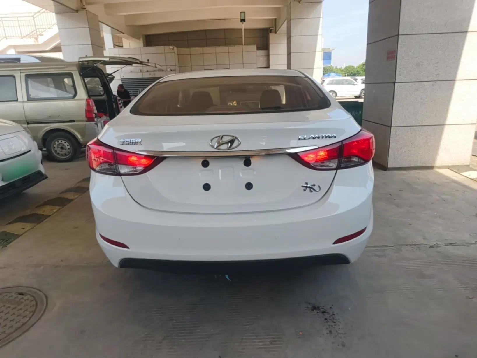 Hyundai Elantra (5th Generation / Langdong) 2016 1.6L Automatic Smart Version — миниатюра 3
