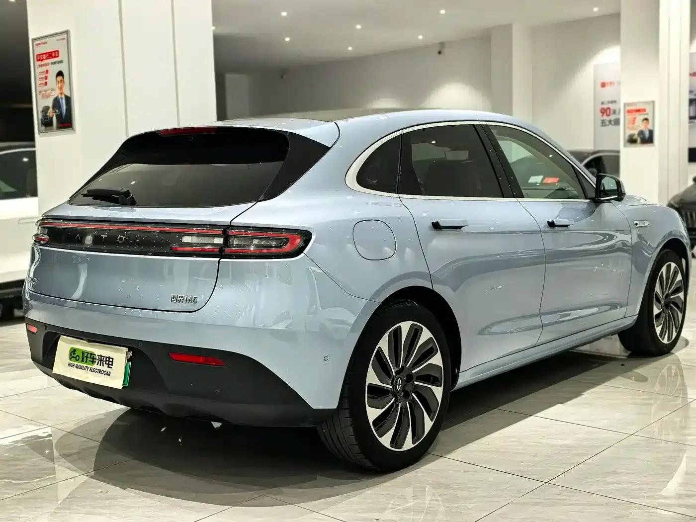 Wenjie M5 2023 Extended Range 4WD Intelligent Driving Edition — миниатюра 4