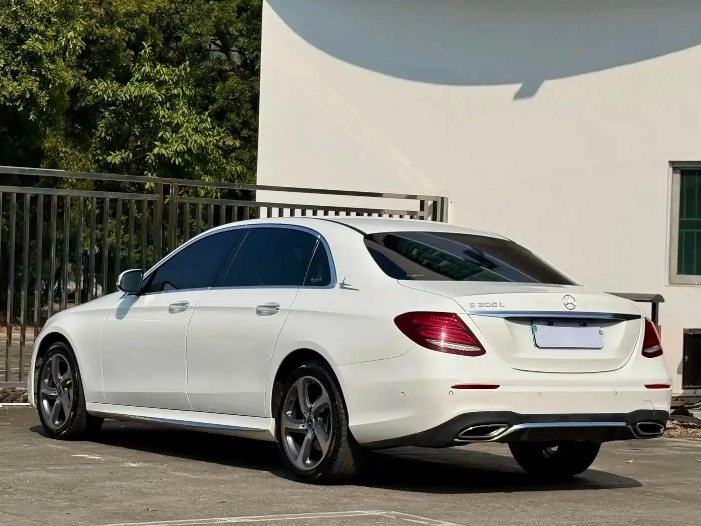 2016 Mercedes-Benz E-Class E 300 L Sport Style — миниатюра 14