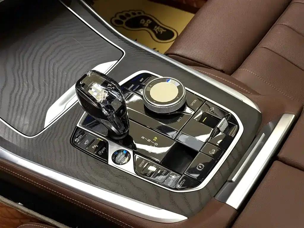 BMW X7 2022 xDrive40i Leading Luxury Package — миниатюра 3