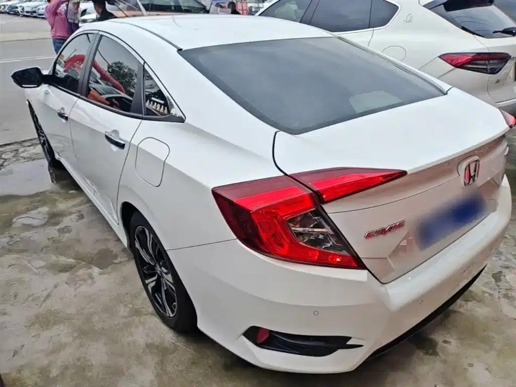 2016 Civic 220TURBO CVT Premium Edition — миниатюра 5