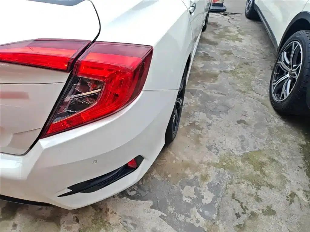 2016 Civic 220TURBO CVT Premium Edition — миниатюра 8