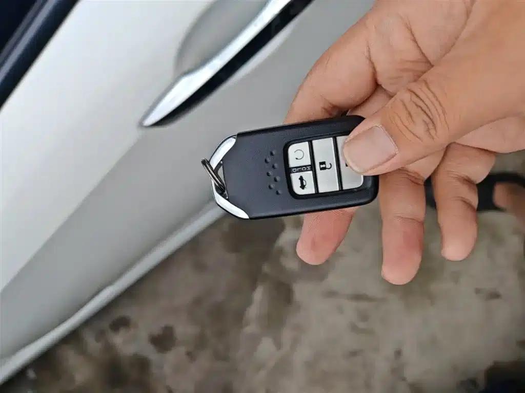 2016 Civic 220TURBO CVT Premium Edition — миниатюра 9