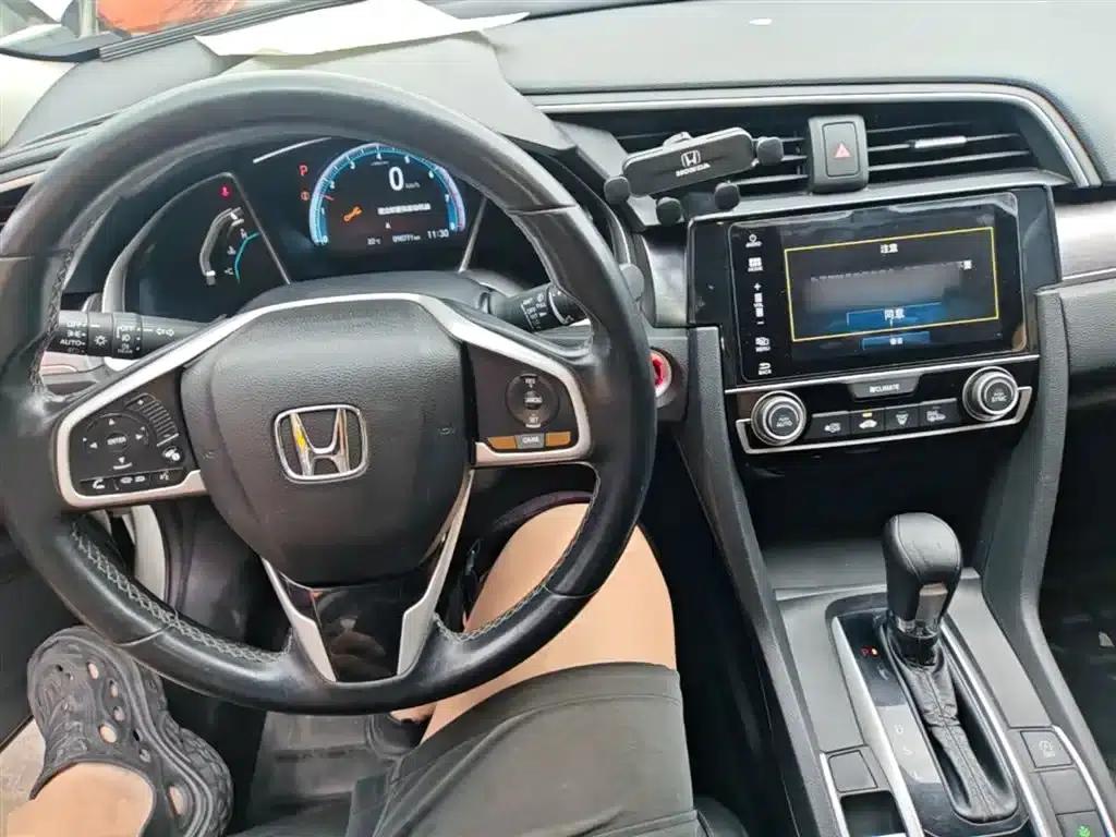 2016 Civic 220TURBO CVT Premium Edition — миниатюра 10