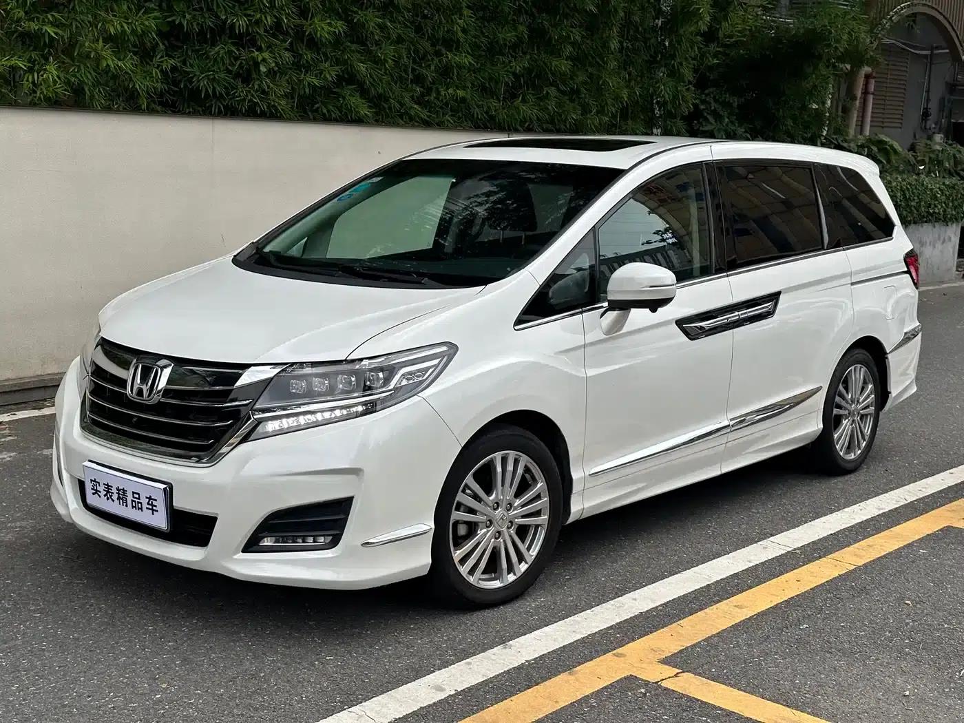 Elysion 2016 2.4L Luxury Edition — миниатюра 1