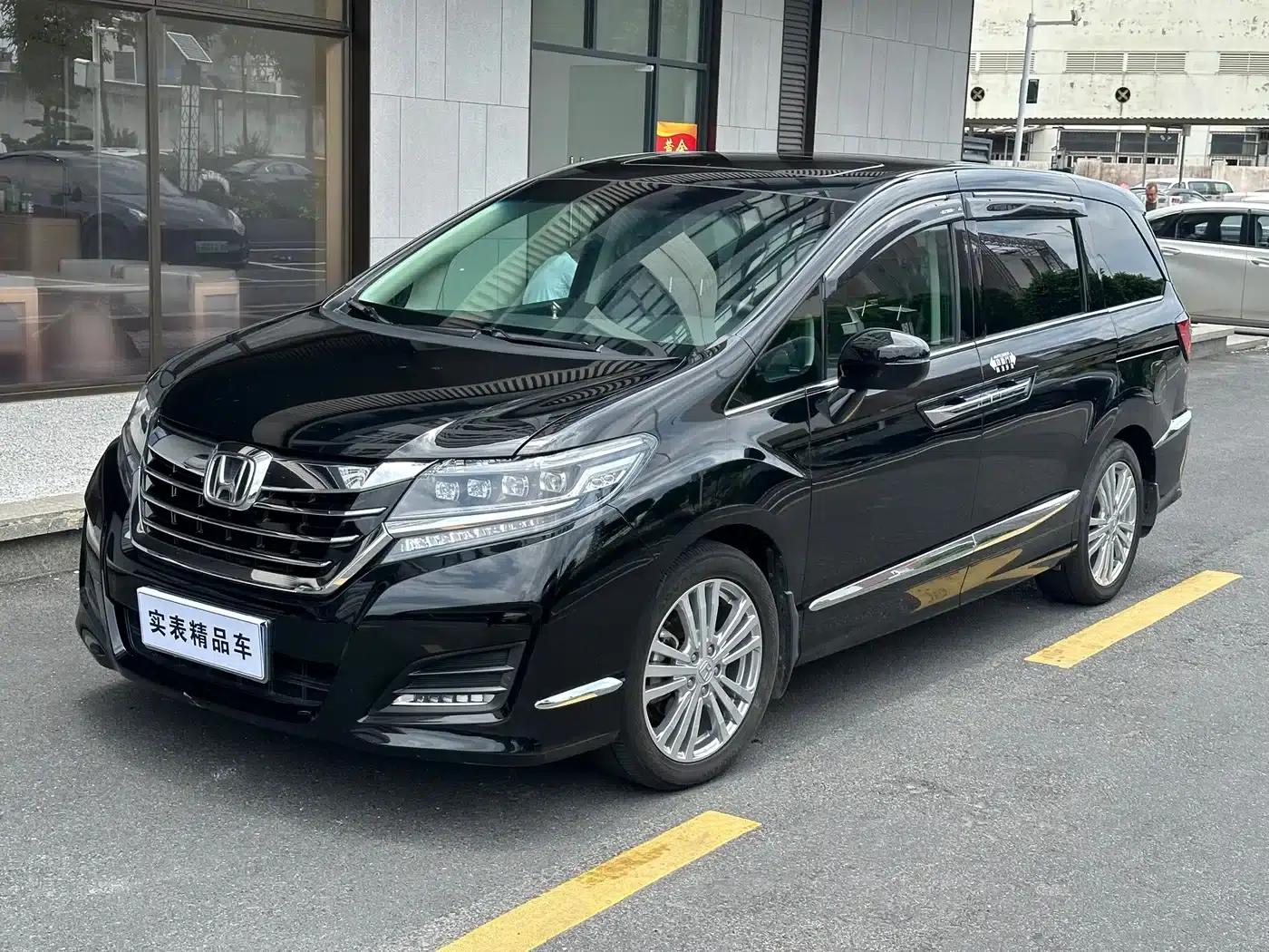 Elysion 2016 2.4L Luxury Edition — миниатюра 1