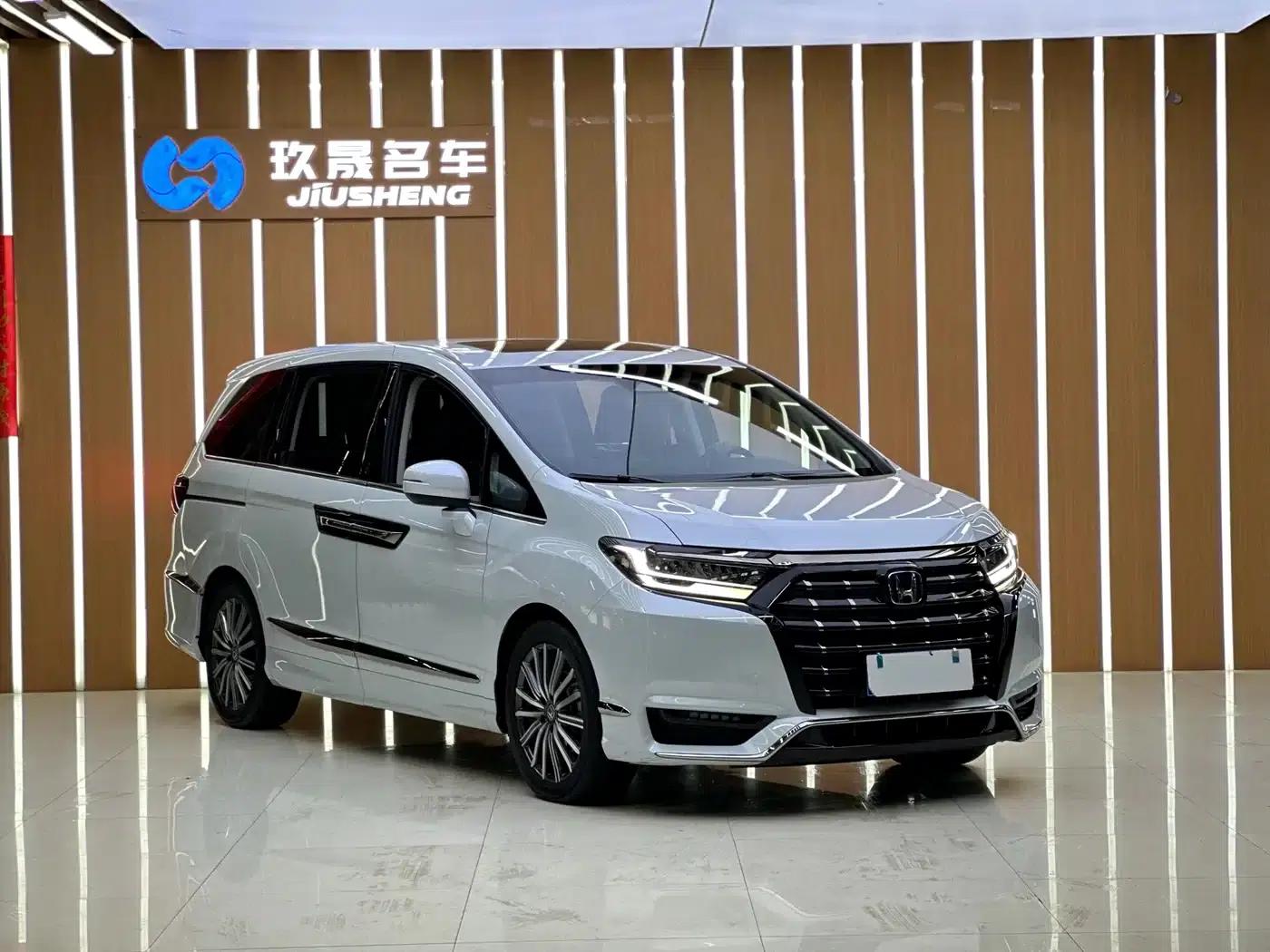 Elysion 2024 2.0L e:HEV Luxury Edition — миниатюра 3
