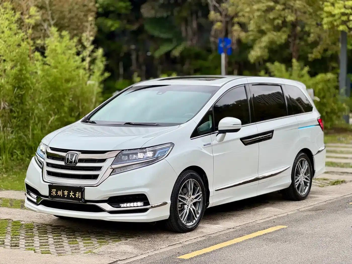 Elysion 2019 2.0L Hybrid Luxury Edition — миниатюра 1
