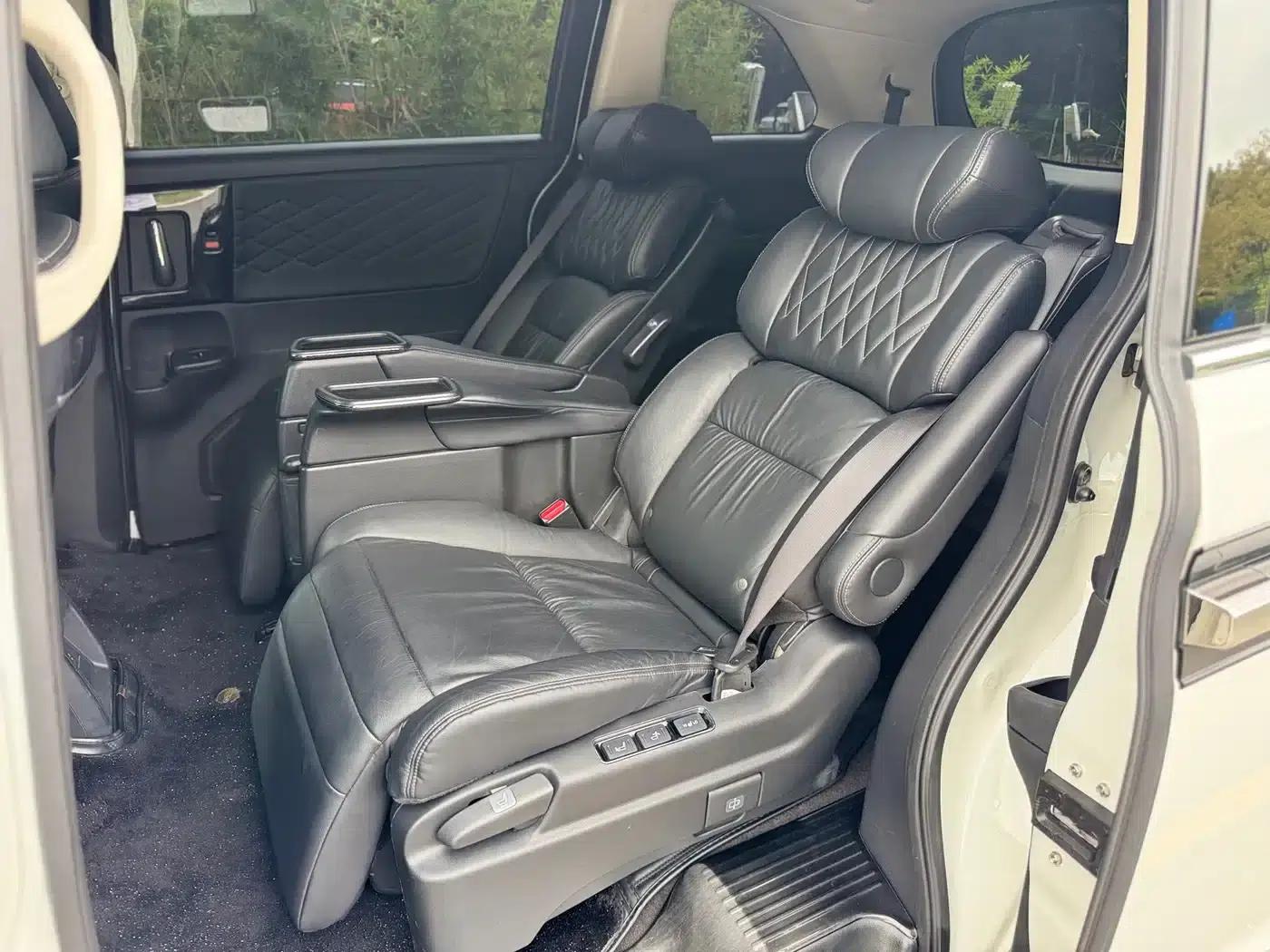 Elysion 2019 2.0L Hybrid Luxury Edition — миниатюра 14