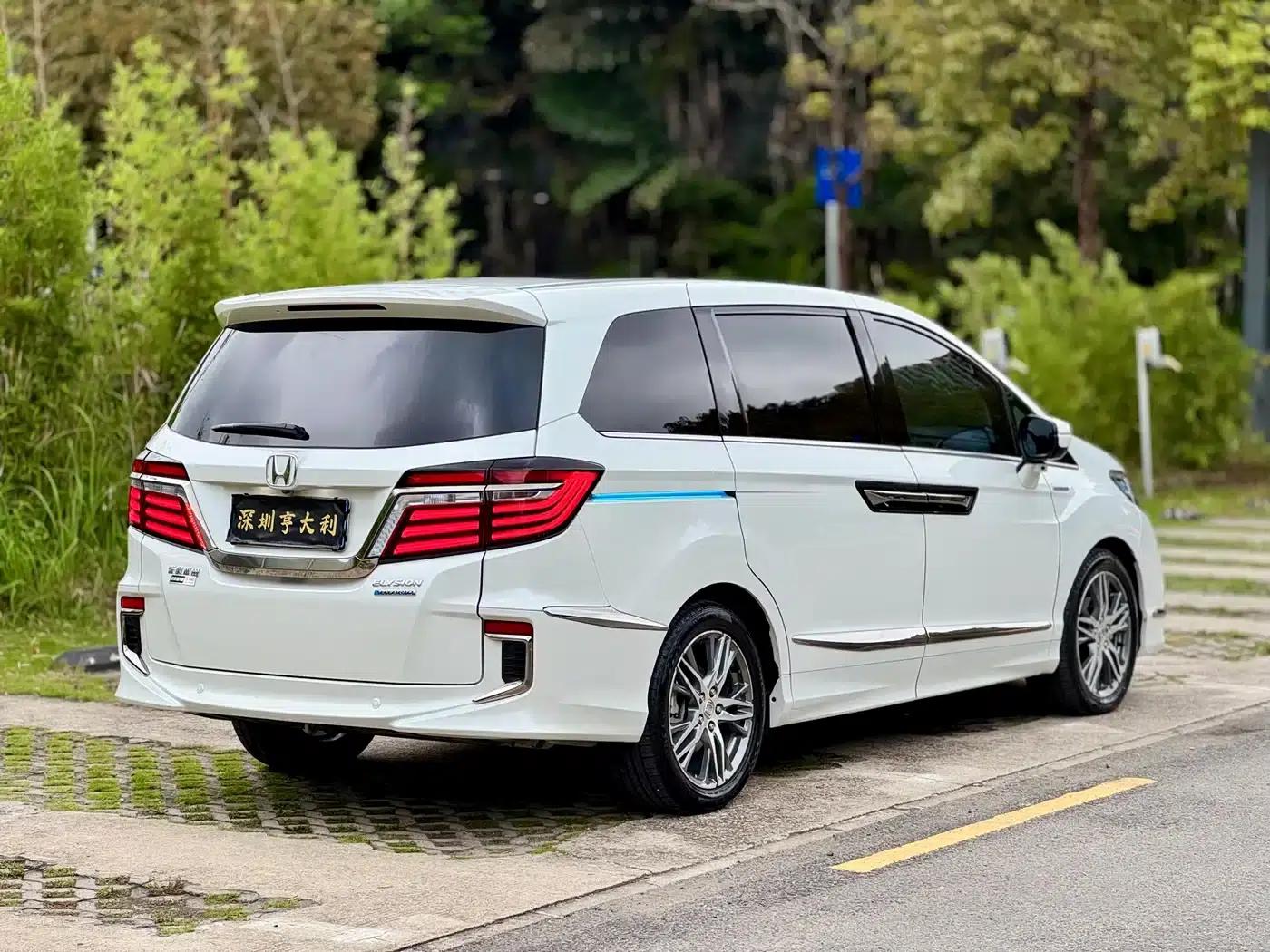 Elysion 2019 2.0L Hybrid Luxury Edition — миниатюра 18