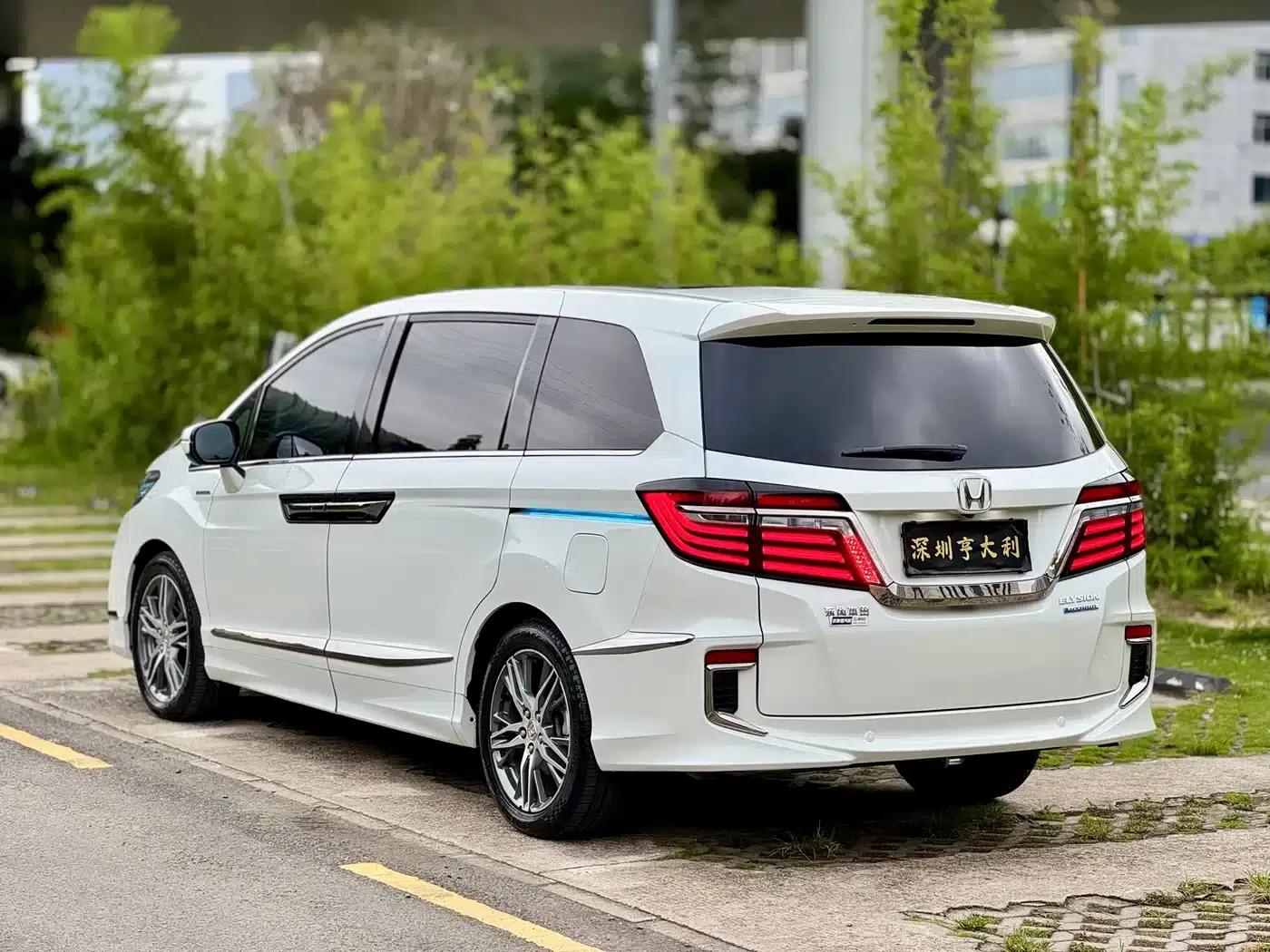 Elysion 2019 2.0L Hybrid Luxury Edition — миниатюра 3