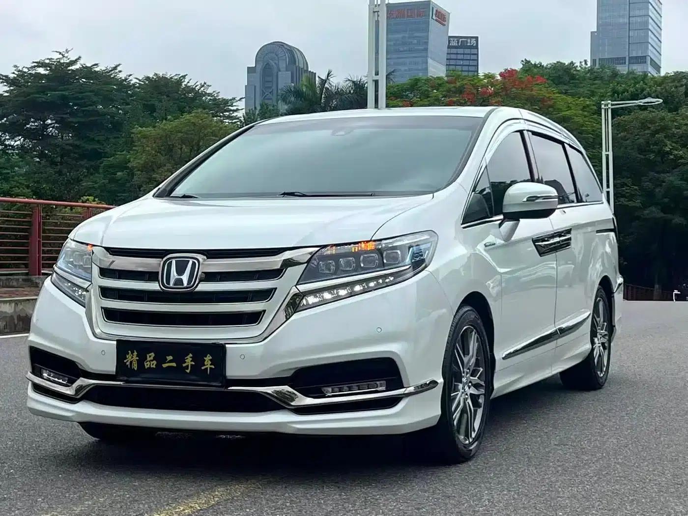 Elysion 2019 2.0L Hybrid Luxury Edition — миниатюра 1