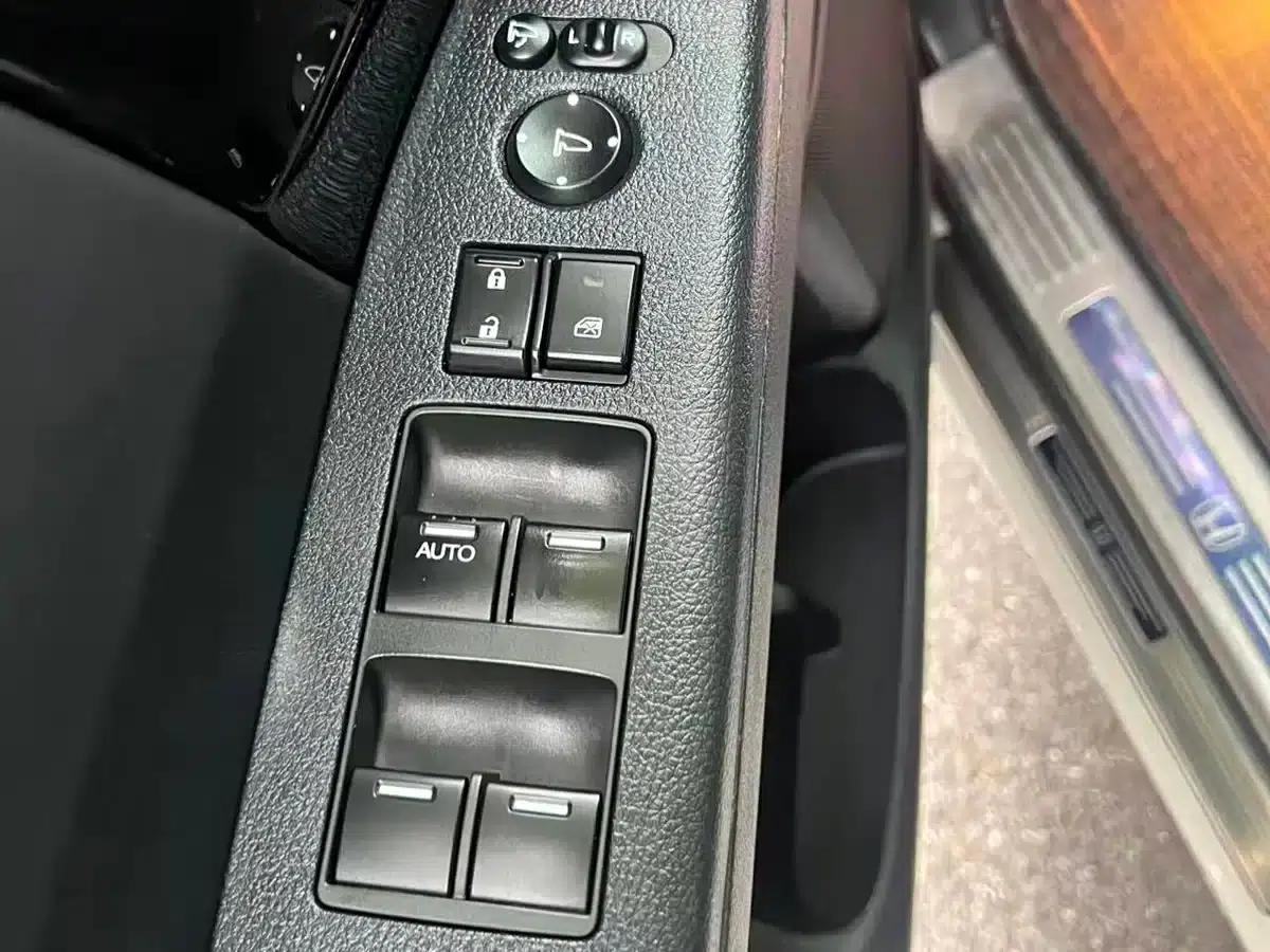 Elysion 2019 2.0L Hybrid Luxury Edition — миниатюра 22