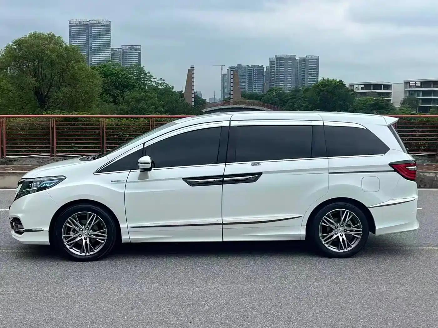 Elysion 2019 2.0L Hybrid Luxury Edition — миниатюра 4