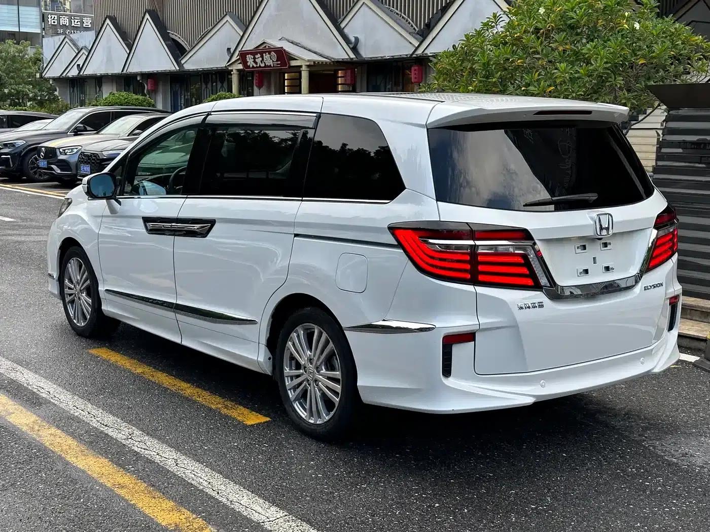 Elysion 2016 2.4L Luxury Edition — миниатюра 4