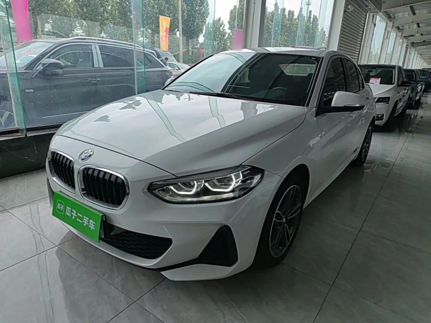 BMW 1 Series 2023 120i M Sport Edition — миниатюра 1