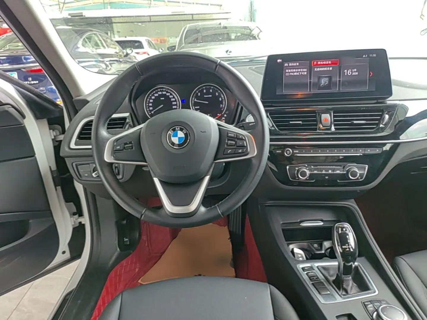BMW 1 Series 2023 120i M Sport Edition — миниатюра 14