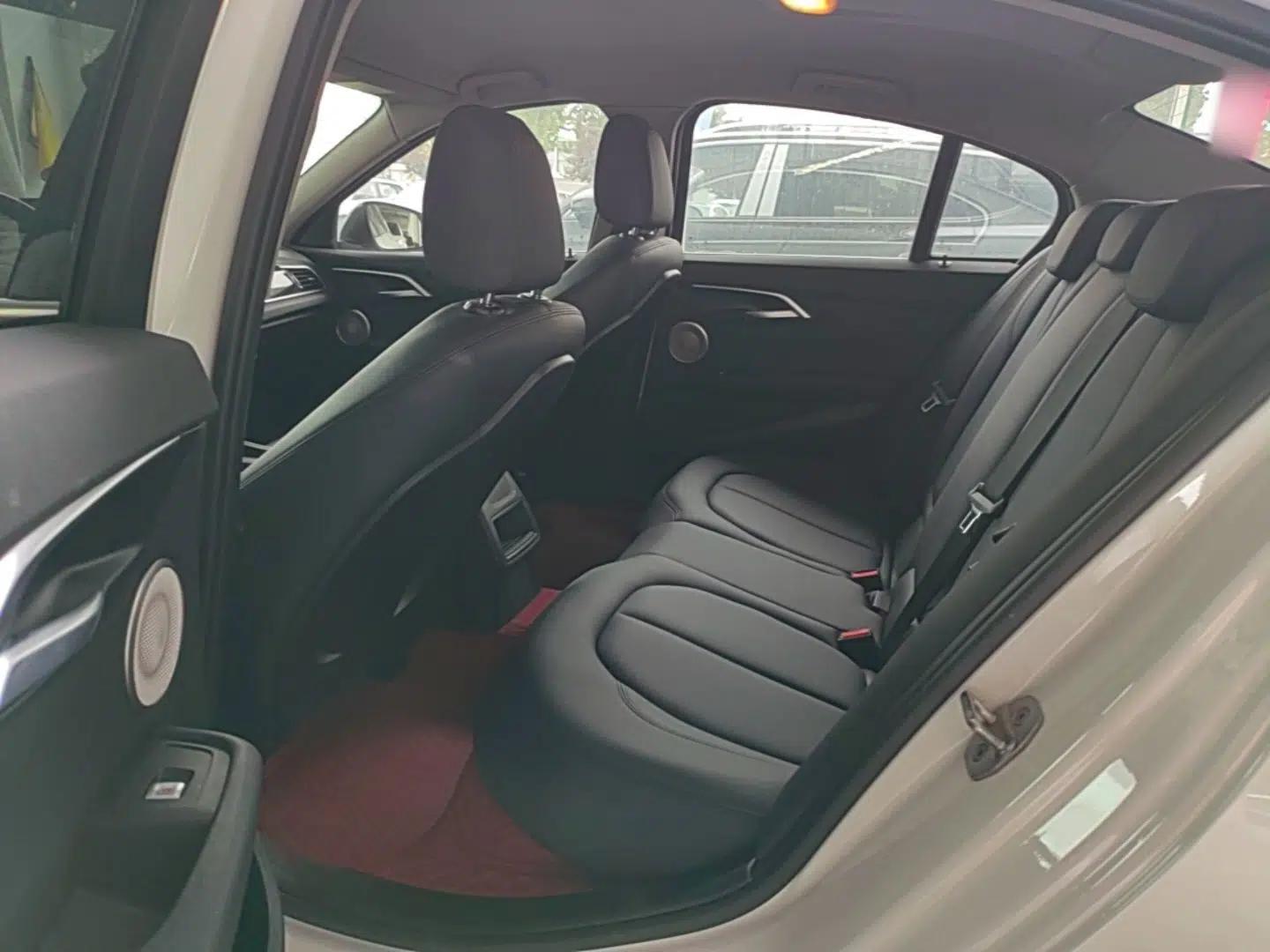 BMW 1 Series 2023 120i M Sport Edition — миниатюра 20