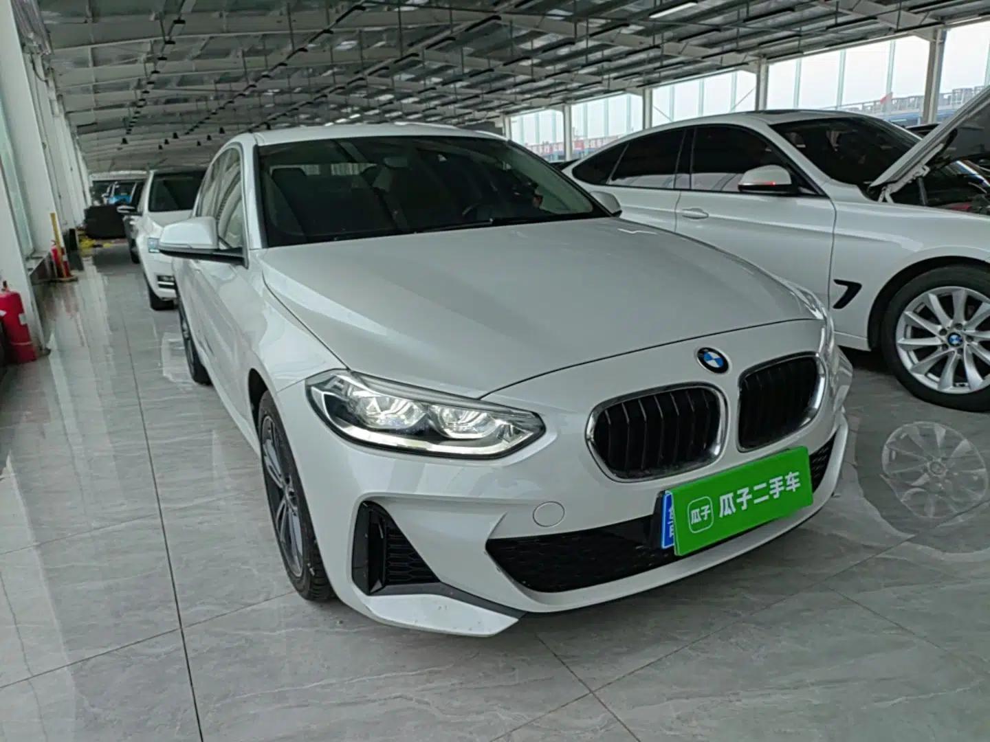 BMW 1 Series 2023 120i M Sport Edition — миниатюра 3
