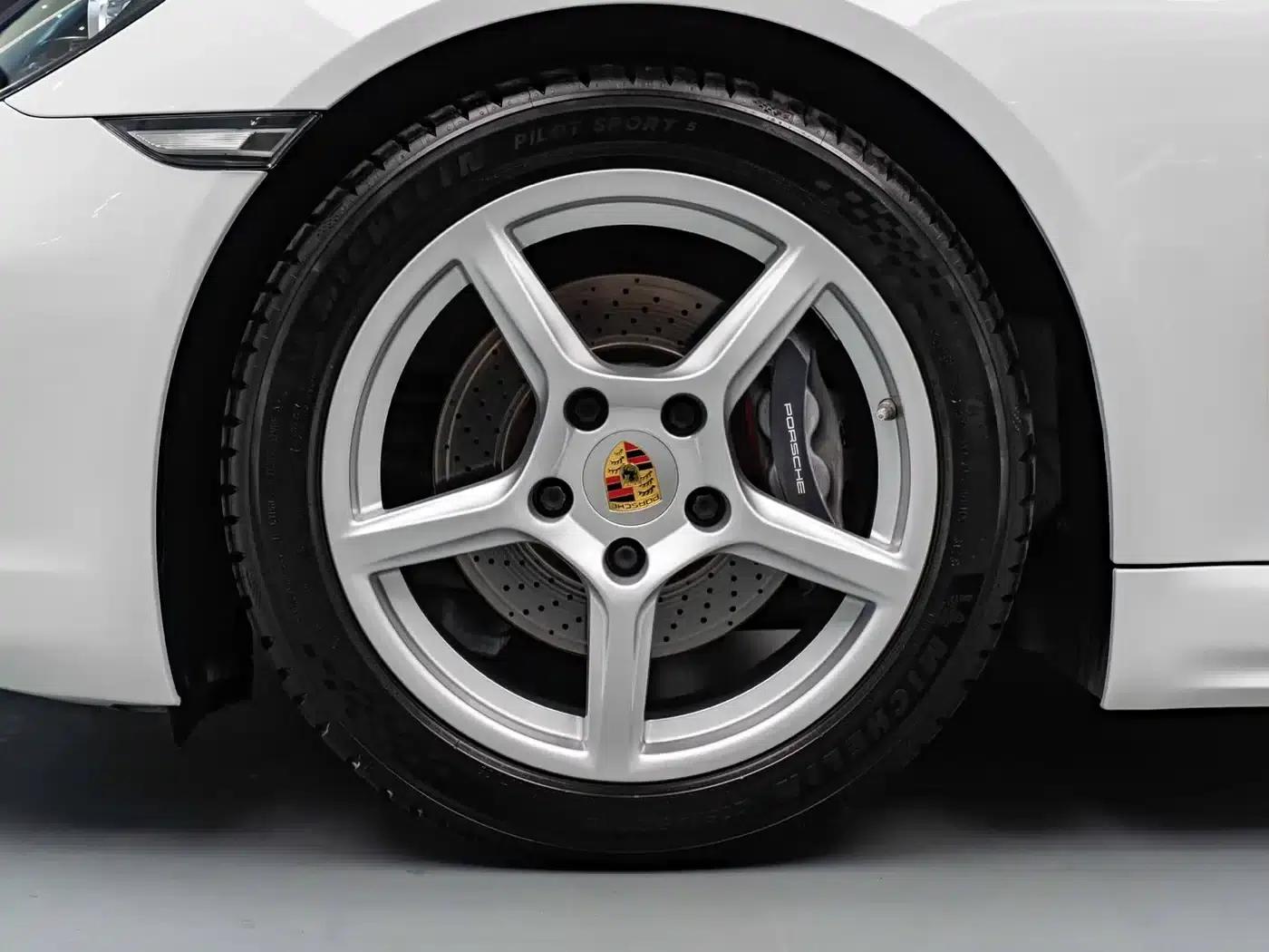 2022 Porsche 718 Boxster 2.0T — миниатюра 5
