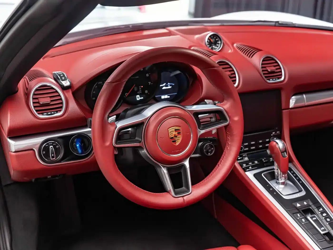 2022 Porsche 718 Boxster 2.0T — миниатюра 10