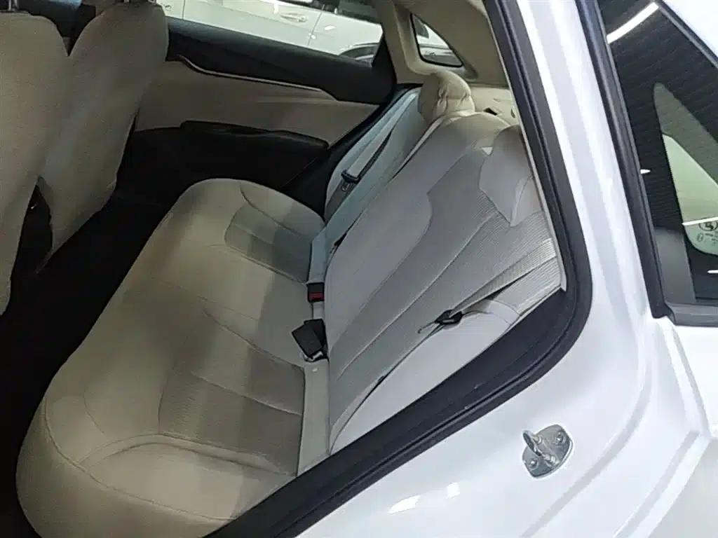 Buick Excelle 2019 15T Dual-Clutch Entry-Level Model (China VI Emission Standard) — миниатюра 17