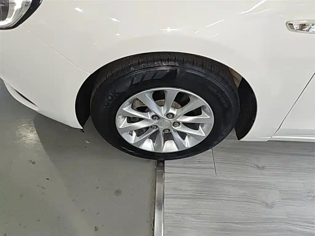 Buick Excelle 2019 15T Dual-Clutch Entry-Level Model (China VI Emission Standard) — миниатюра 23
