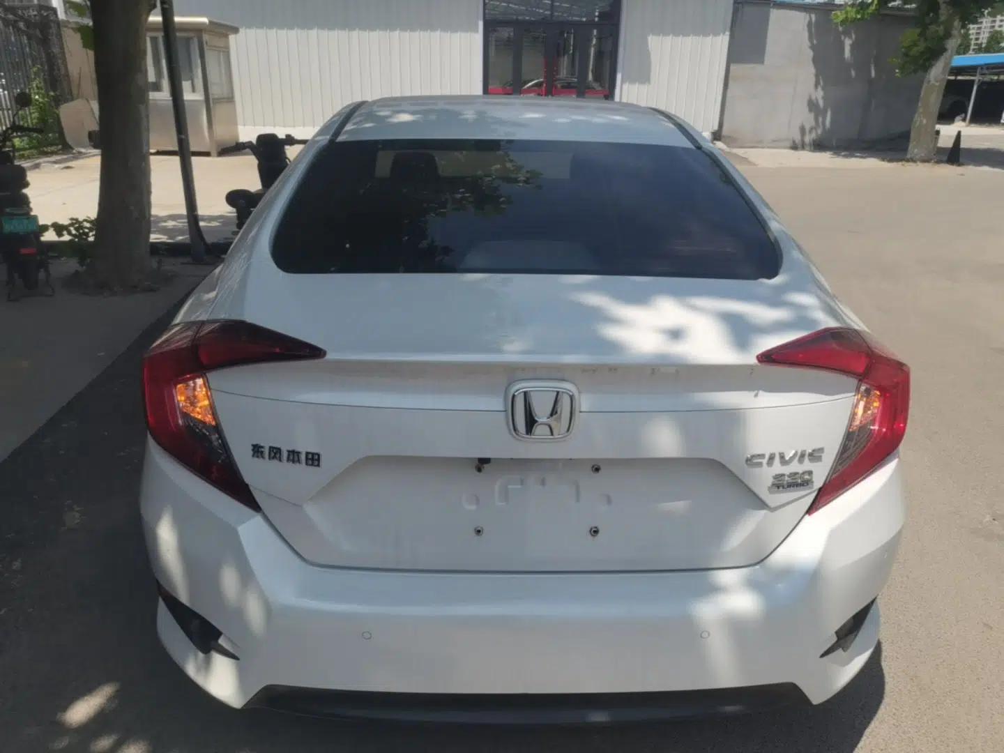 Honda Civic 2016 220TURBO CVT Luxury Edition — миниатюра 5
