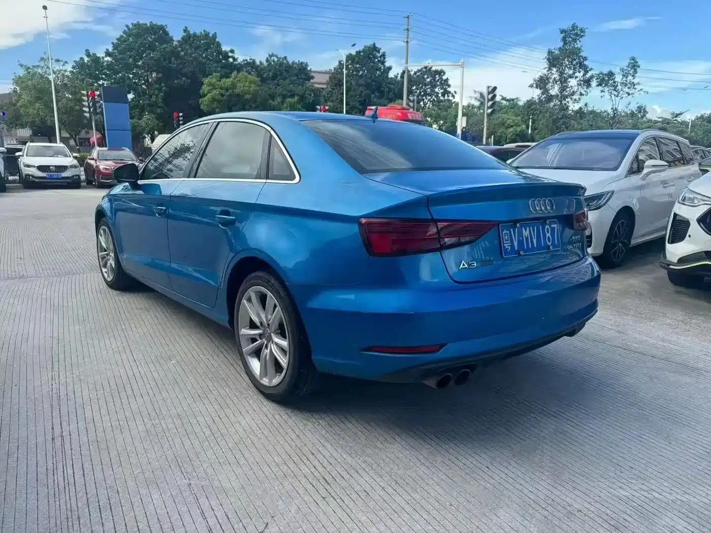 Audi A3 2018 30th Anniversary Edition Limousine 35 TFSI Progressive — миниатюра 4