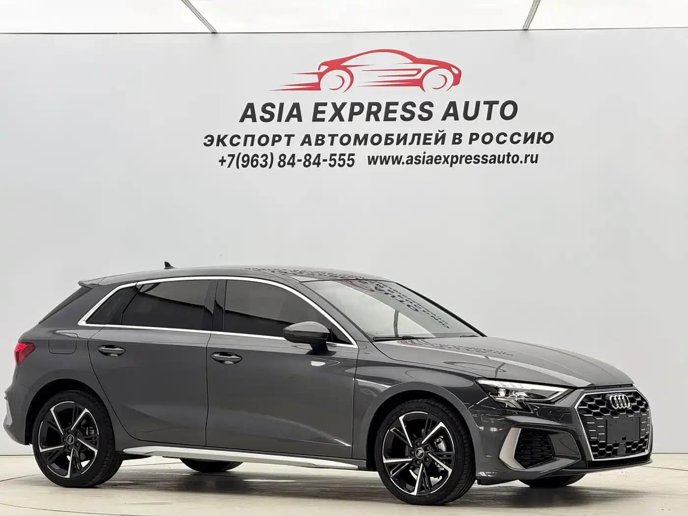 Audi A3 2023 Facelift Sportback 35 TFSI Fashion Sporty Model — миниатюра 3