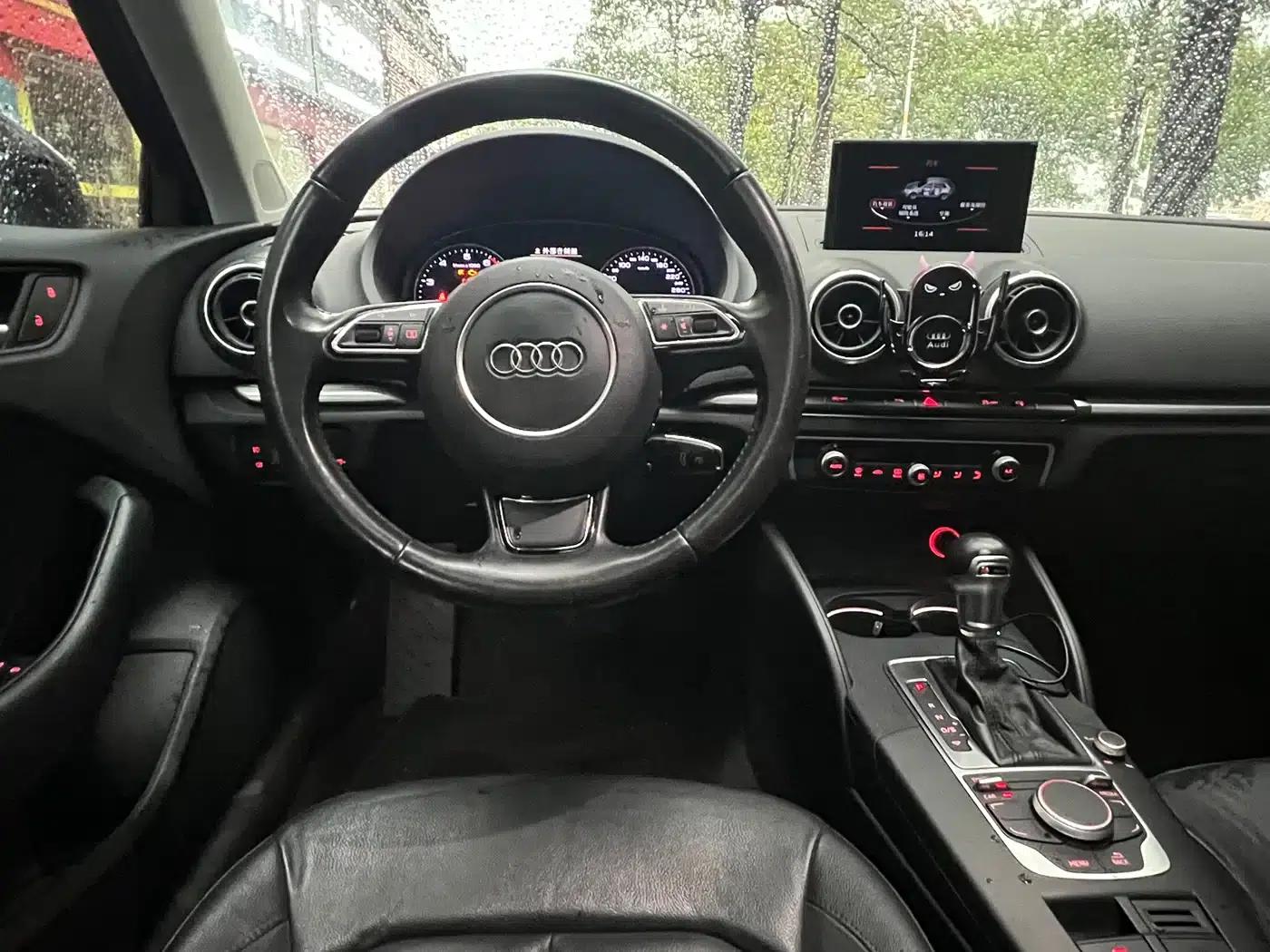 Audi A3 2015 Sportback 35 TFSI Millionth Anniversary Comfort Edition — миниатюра 5