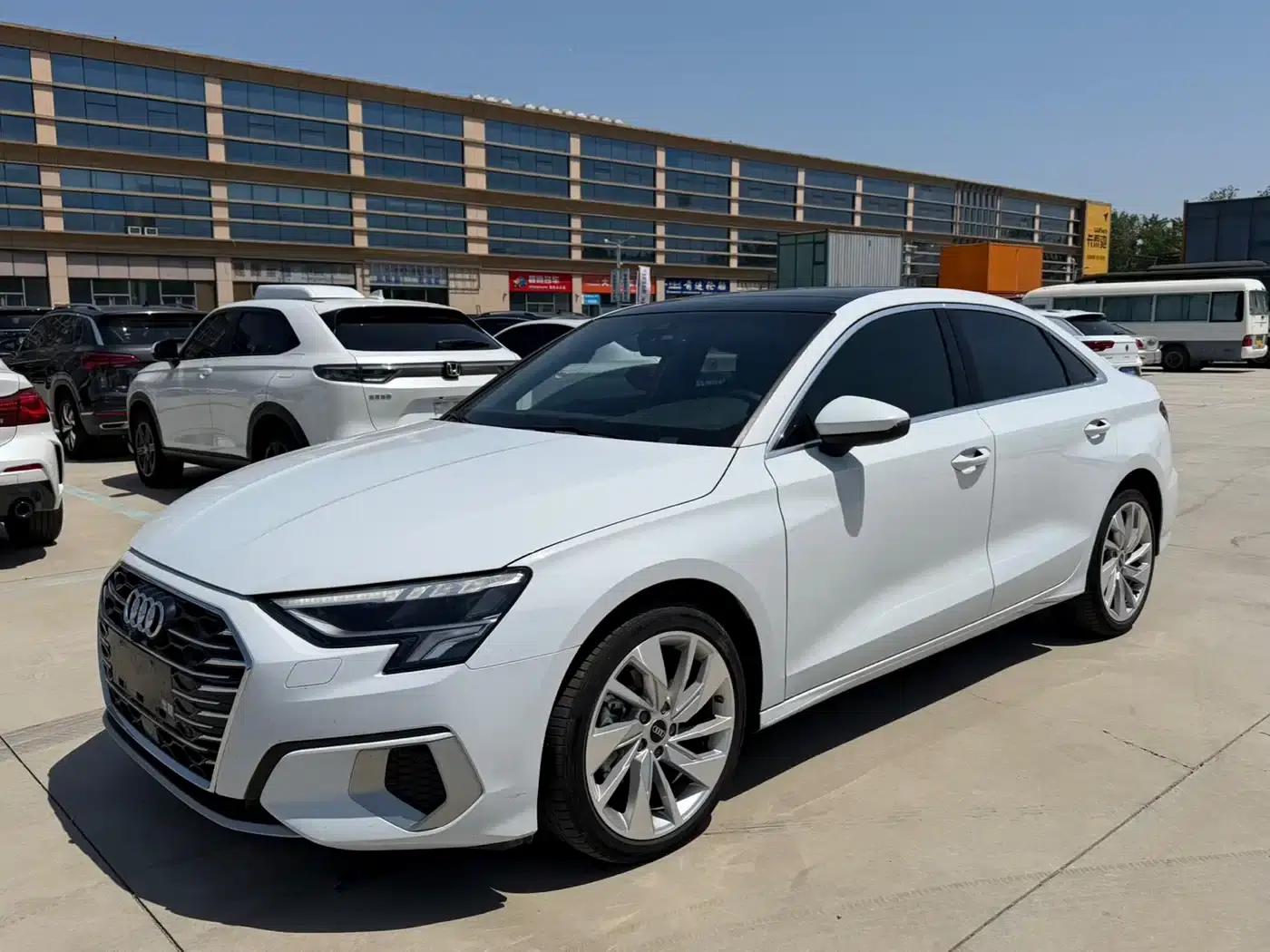 2023 Audi A3 A3L Limousine 35 TFSI Fashionable Elegant Model — миниатюра 1