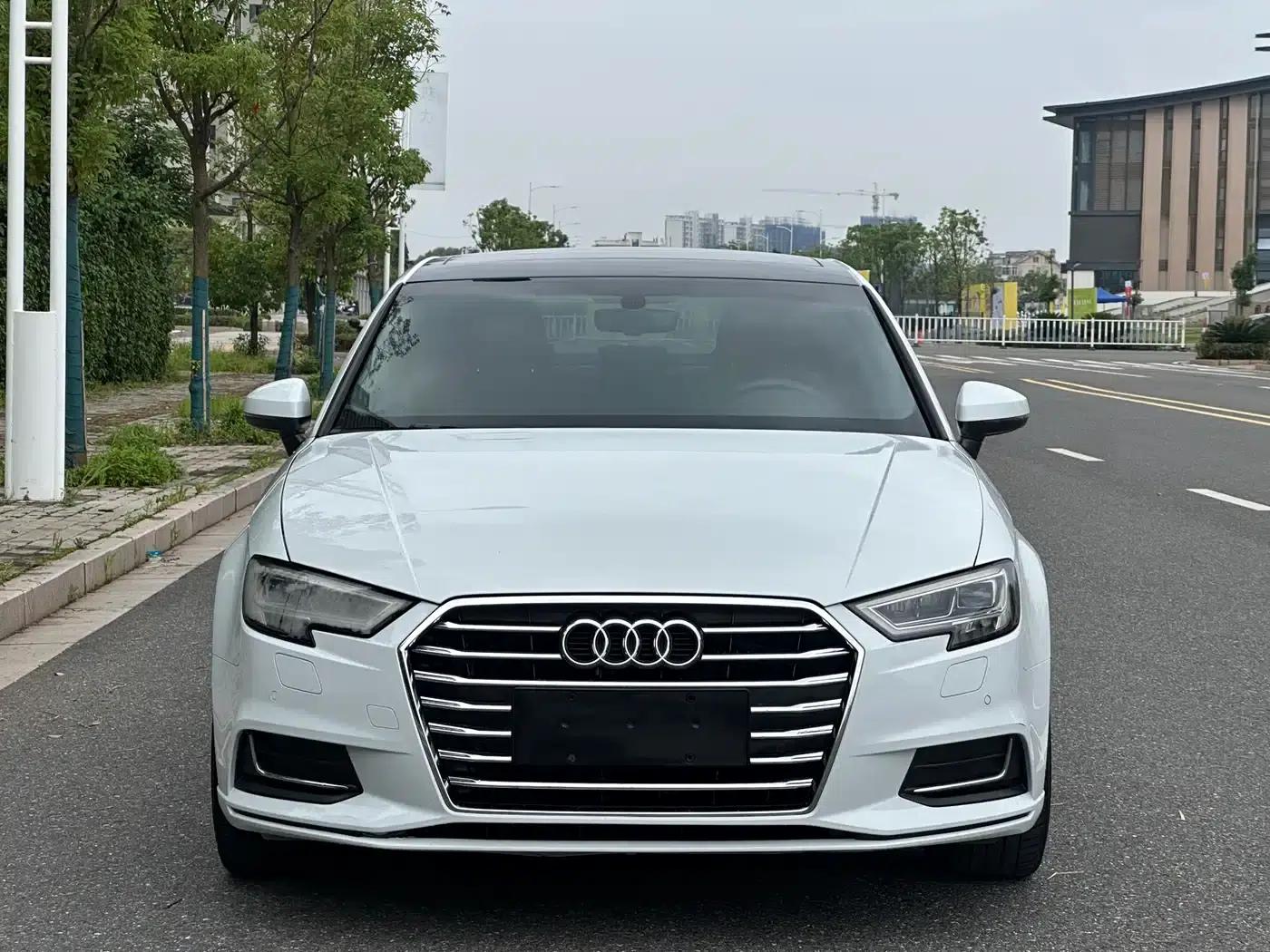 Audi A3 2017 Limousine 35 TFSI Fashion Edition — миниатюра 3