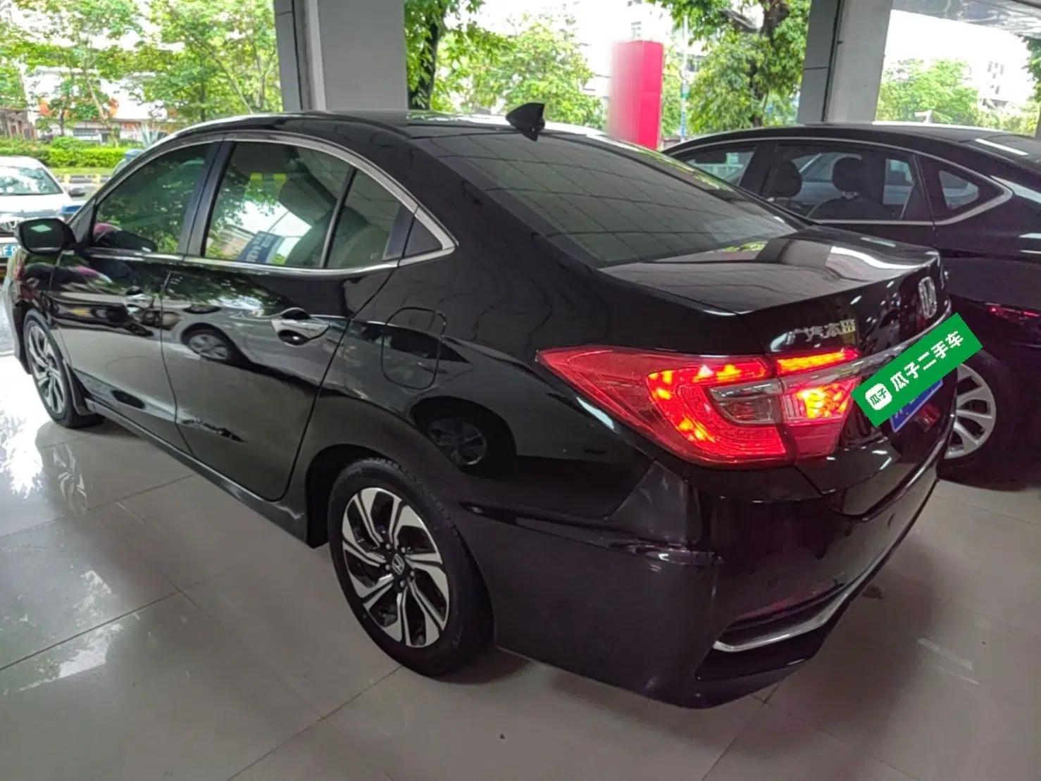 Honda Crider 2016 1.8L CVT Luxury Edition — миниатюра 4