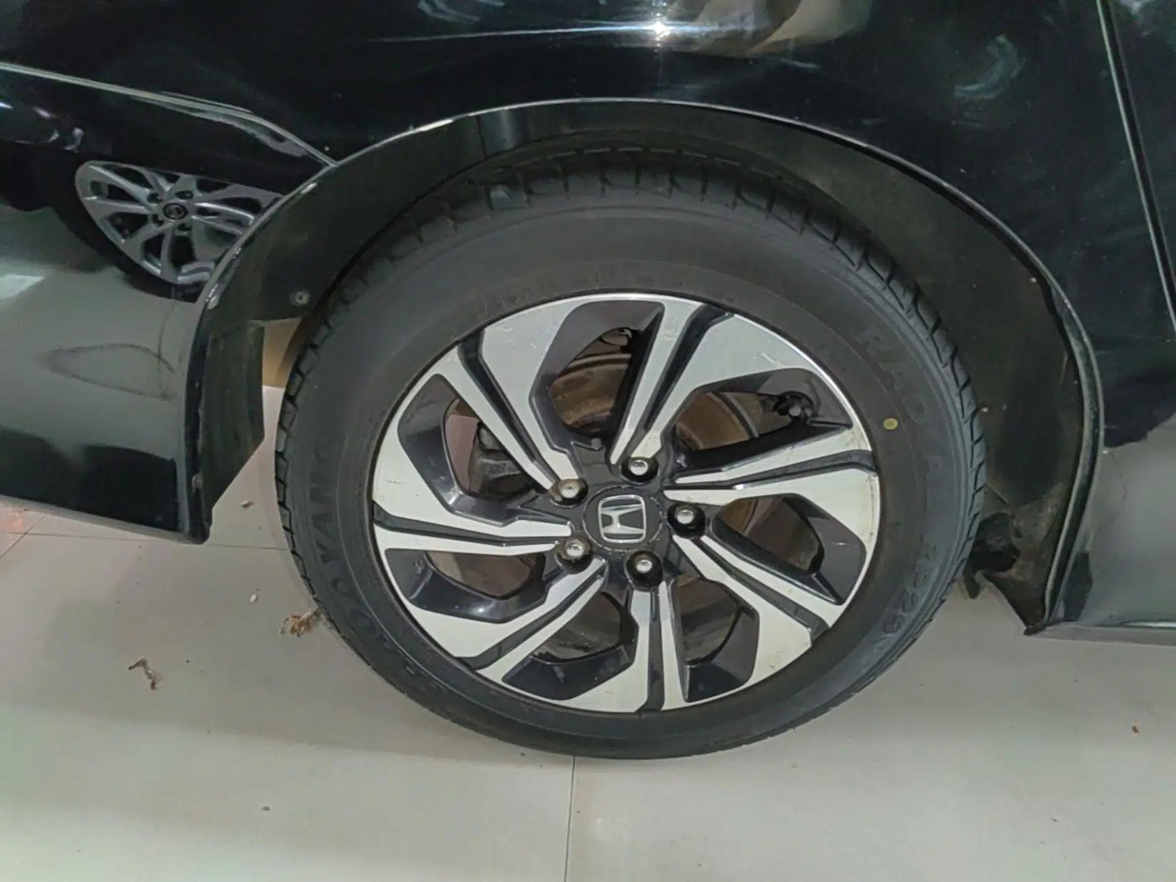 Honda Crider 2016 1.8L CVT Luxury Edition — миниатюра 10