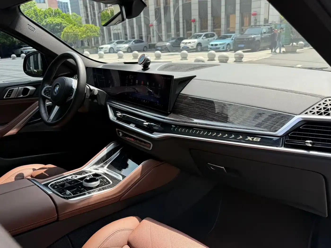 BMW X6 2023 xDrive40i Luxury M Sport Package — миниатюра 8
