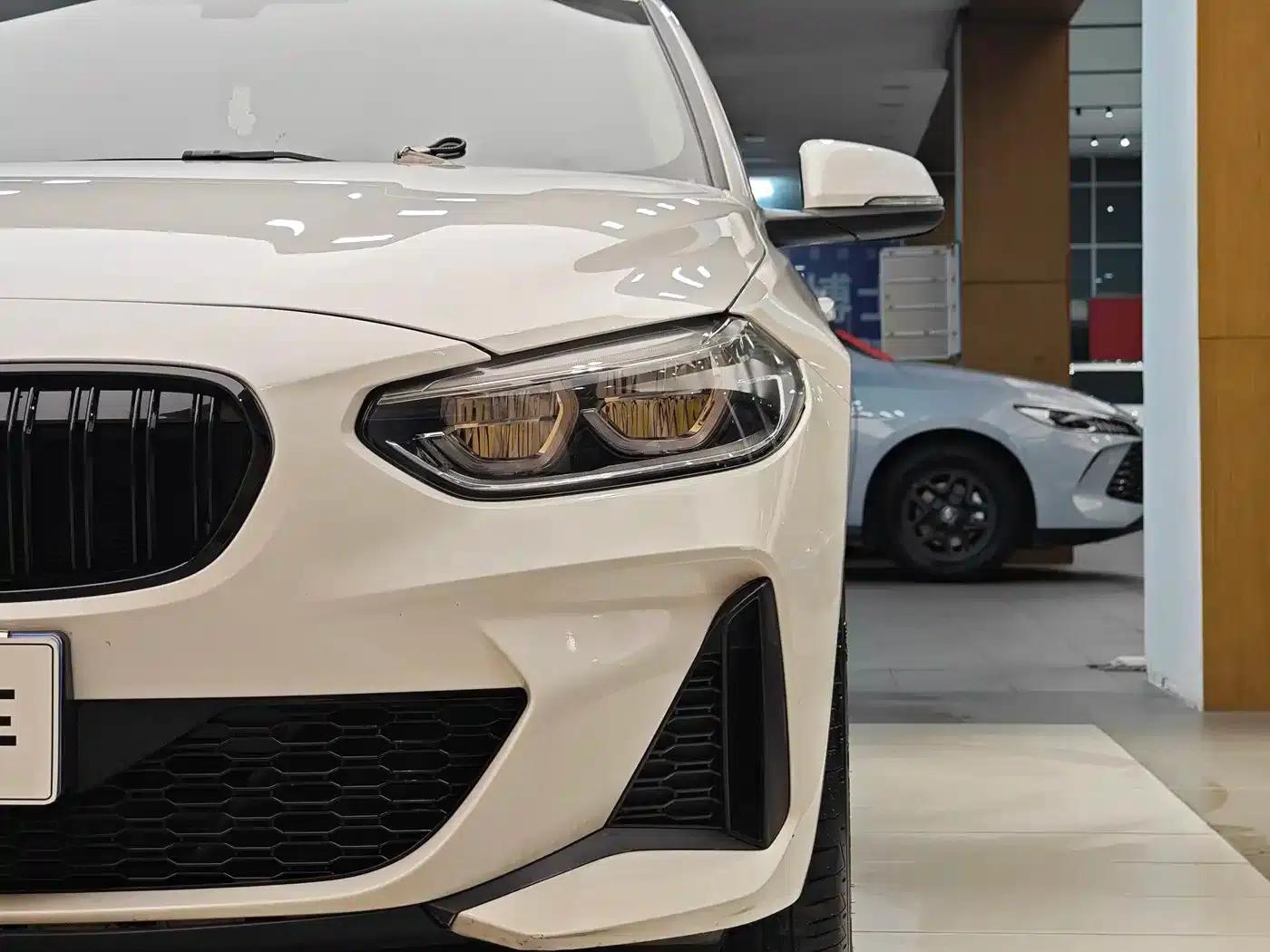 2023 BMW 1 Series 120i M Sport — миниатюра 2