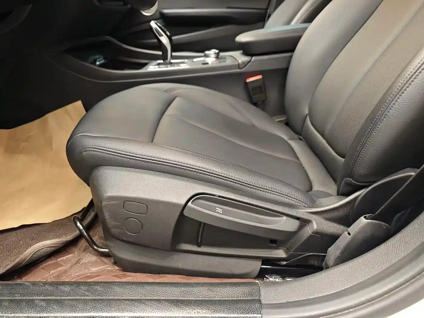 2023 BMW 1 Series 120i M Sport — миниатюра 11