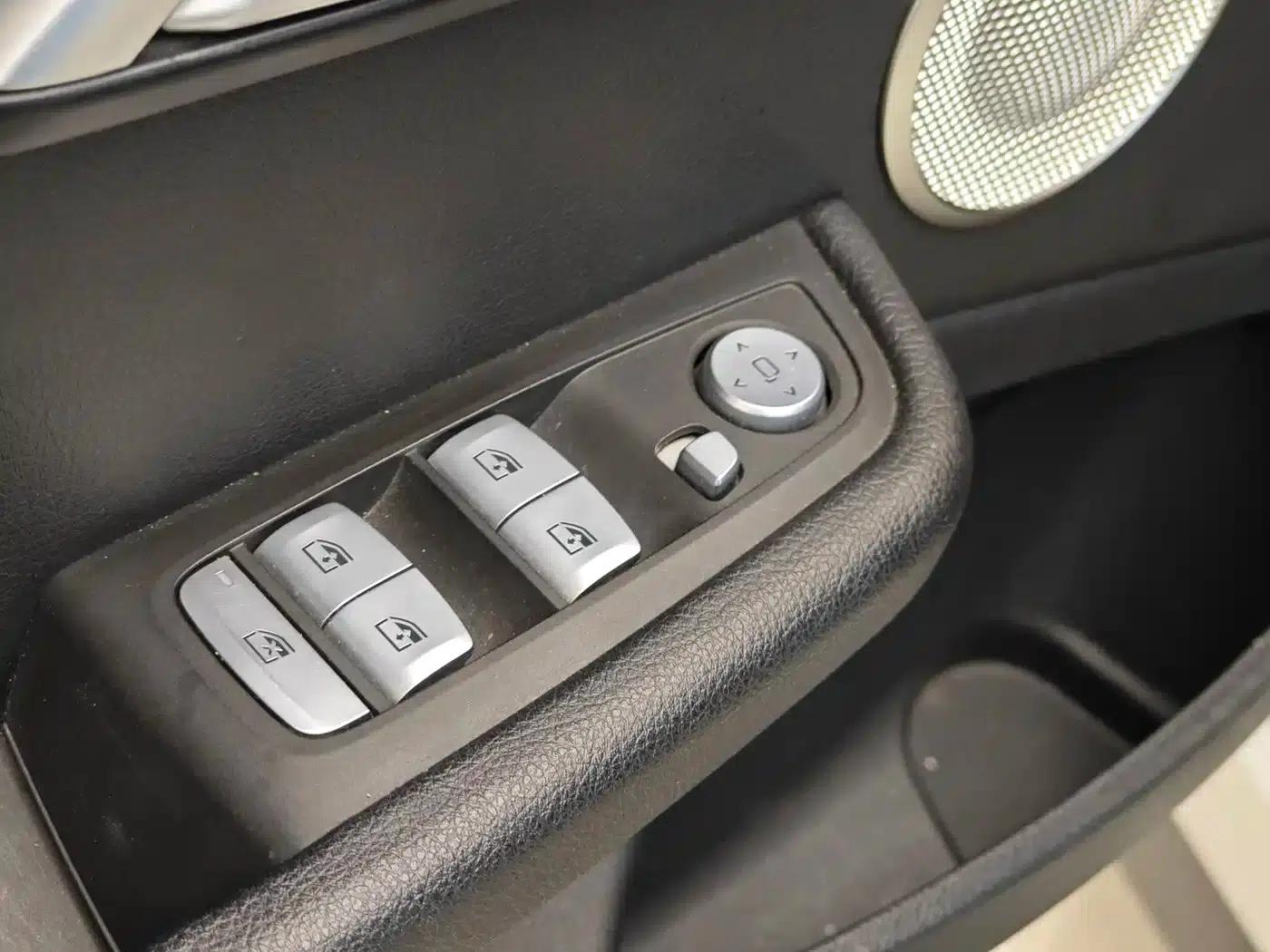 2023 BMW 1 Series 120i M Sport — миниатюра 10
