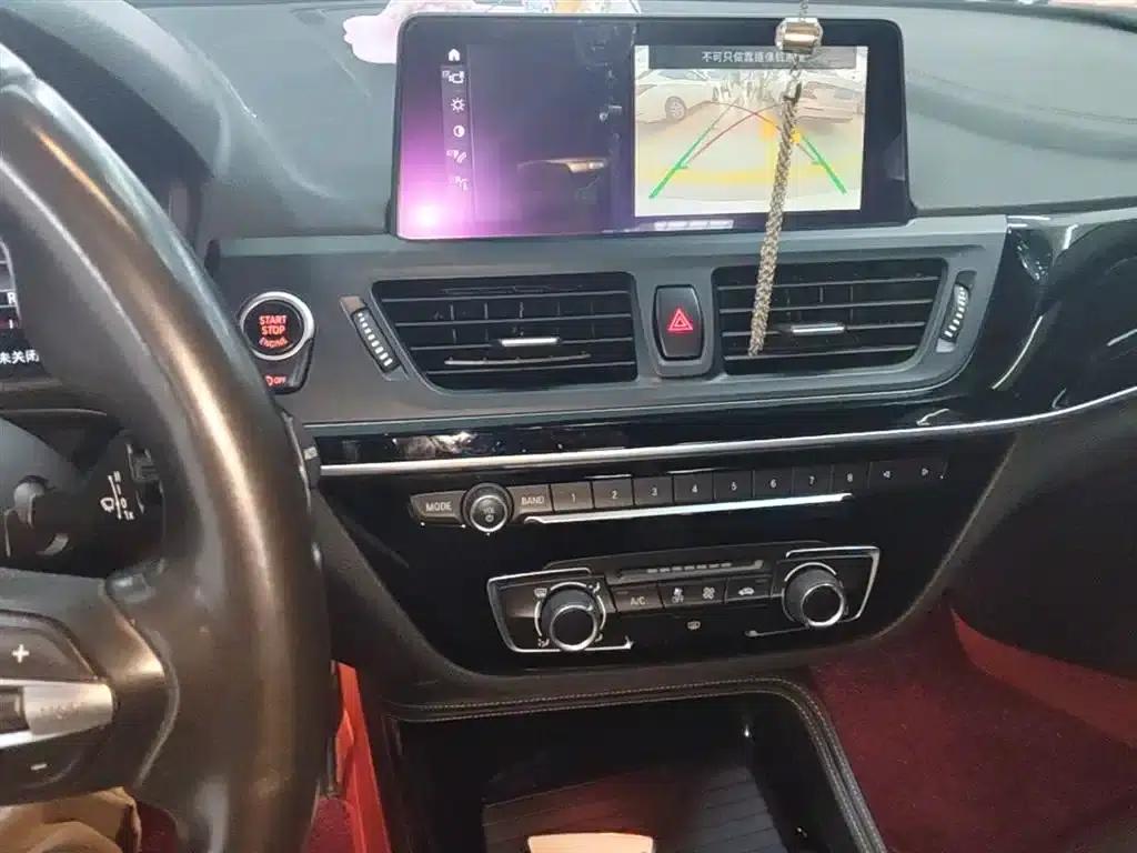 2019 BMW 1 Series 118i M Sport Package — миниатюра 13