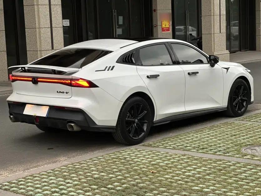 CHANGAN UNI-V 2022 1.5T Prestige Version — миниатюра 6