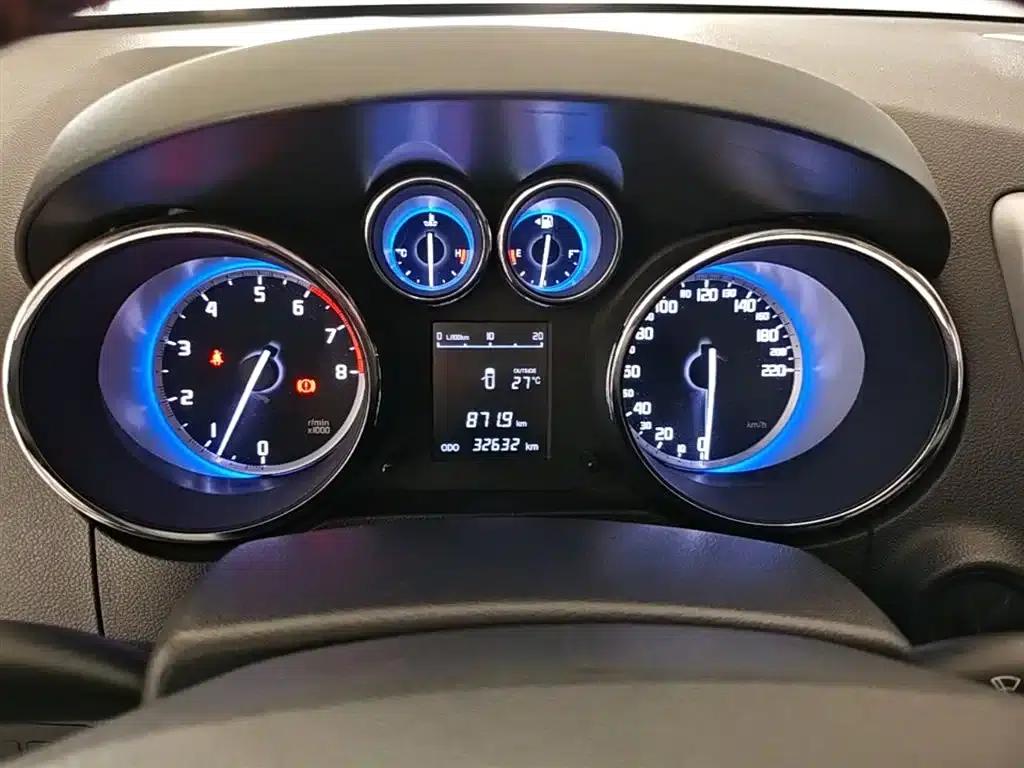 Changan CS35 2016 1.6L Manual Deluxe Edition (National V Emission Standard) — миниатюра 12